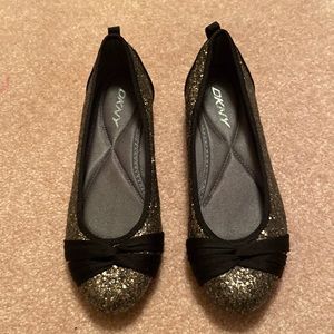 8.5 Gold and black sparkly flats